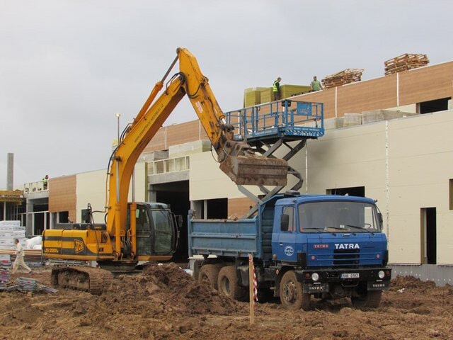 148 Experience of trained machinists